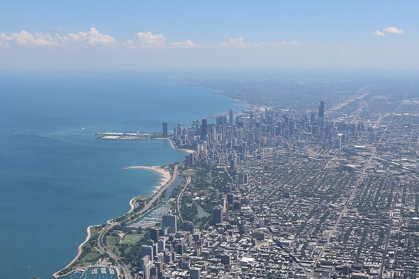 Chicago (bottom left).