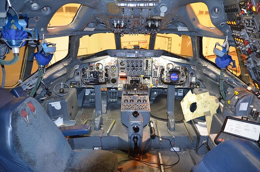 DC-8 cockpit
